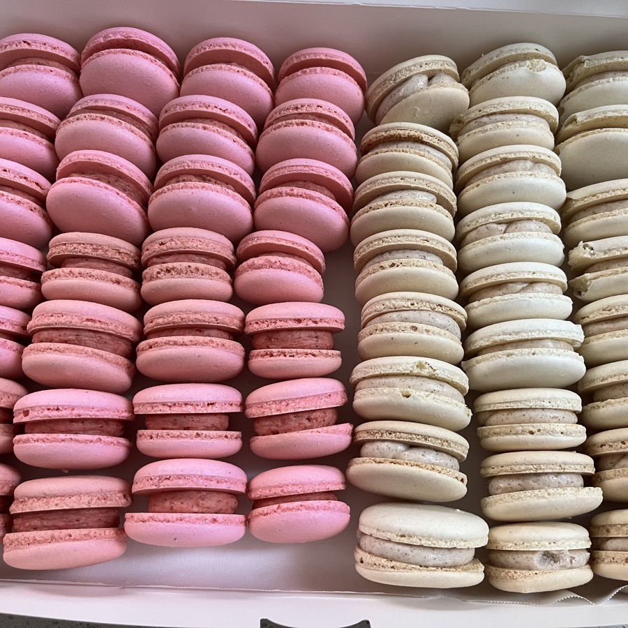 Sweet Snackerie — Pink and vanilla French macarons