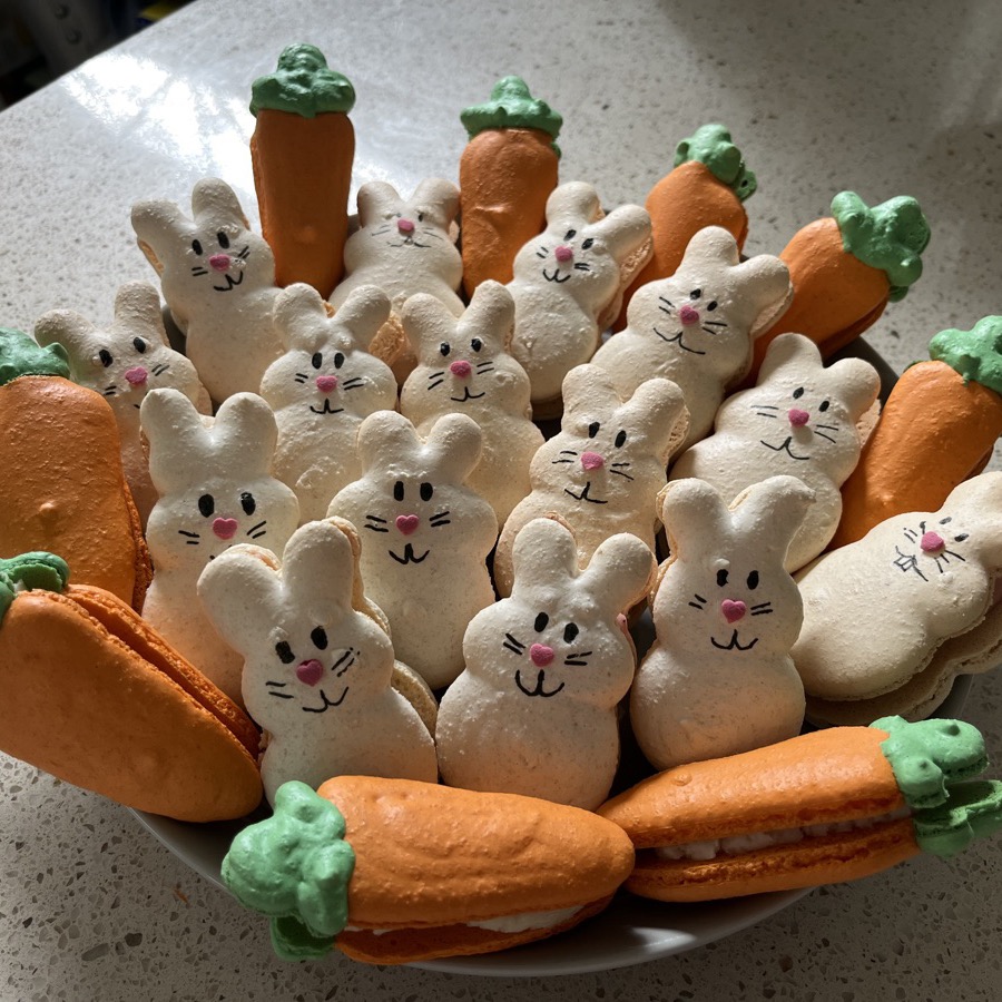Sweet Snackerie — Easter bunny and carrot macarons